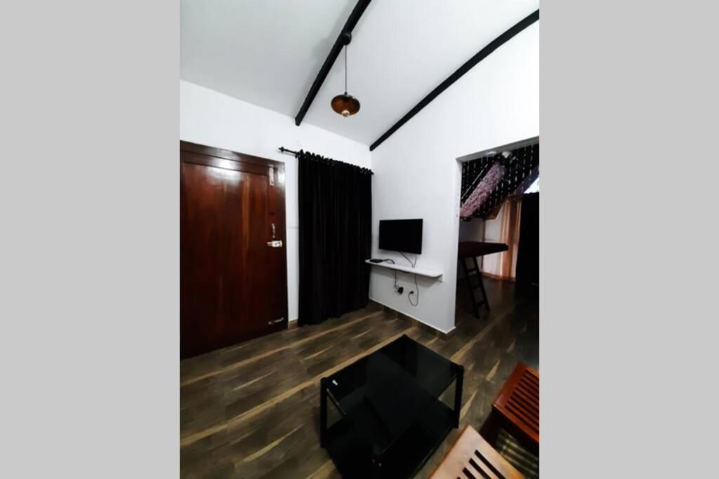 Farmstay In ചില്ലുകൂടാരം At Les Domki Et Al. Вагамон Экстерьер фото
