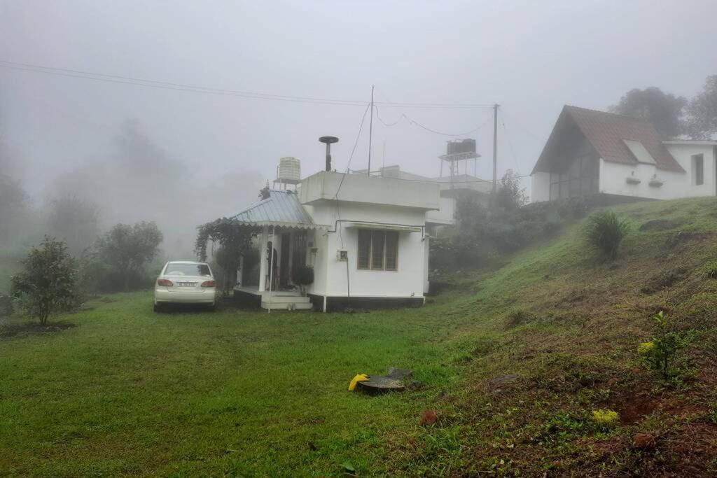 Farmstay In ചില്ലുകൂടാരം At Les Domki Et Al. Вагамон Экстерьер фото